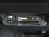 ETC付。高速道路の料金所はキャッシュレスで通過です。サービスエリア等にあるスマートインターの出入りも利用可能でとっても便利。ご納車後すぐにお使い頂けるようセットアップしてのお渡しとなります。
