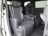 ゆとりある広々とした車内空間は、ドライブを始め買い物やレジャーなど、幅広く活躍します。一人でもみんなとでもお出かけを楽しみましょう!