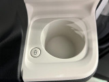 ホッとカップホルダーつき♪ ちょうどいい温度で保温してくれる機能です♪