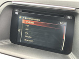 お気に入りの音楽を車内で楽しめます。長距離ドライブも、心地よいサウンドで快適に過ごせます。