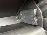 【ETC車載器】グローブボックスにあります。料金所での手間を解消します。通行券を取る際幅寄せに気を使う必要もありません。