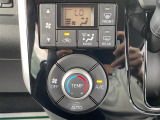 【エアコン】『エアコン装備』の画像になります。暑い夏でも寒い冬でも、車内に快適な空気を届けるので、いつでも快適な車内空間を創り上げます!