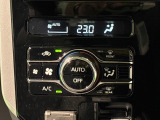 AUTOエアコンを装備しています♪室内の温度を設定するとセンサーが室温を感知して、温度、風量を自動的にコントロ-ルして快適な空間を作ってくれます!