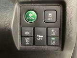 ホンダが推し進める総合先進安全装備のセンシング搭載! 衝突や斜線はみだしなどの危険が予測される時、センサーが警告。ヒューマンエラーを高度先進技術が補完してくれます。