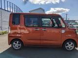 スライドドアなので乗り降りや荷物の積み下ろしも楽々です★