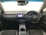 【前方視界】開放的な前方視界!運転がしやすく疲れにくいです♪窓が大きく、見通しがとっても良いおクルマですよ♪