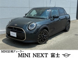 MINIクーパーCの5HBが入庫しました。フェイバードトリム、Mパッケージ、18インチアロイ付きの車両になります。静岡県又は隣接県在住で、当店にご来店いただけるお客様限定販売とさせていただきます。