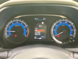 視認性の高いメーター類で、運転に必要な情報を的確に把握。運転状況を常に把握し、安全運転をサポートします。