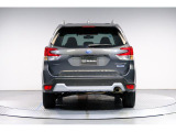 後退時ブレーキアシストやバックカメラがバックをアシストいたします。