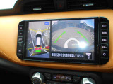アラウンドビューモニター付き。空から見下ろしているかのようにクルマの周りの安全をディスプレイに映し出してくれます。周囲の状況がひと目で把できるため見通しの悪い場所での駐車もスムーズですよ。