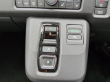 車の操作は分からないという方いらっしゃいませんか?そんな方でも安心してください!とっても簡単に操作、運転出来ますので幅広い層のお客様から大人気の1台です!