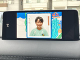 停車中にTVや動画を楽しむことができます。休憩時間に、エンターテイメントでリラックスできます。長距離ドライブの疲れを癒します。