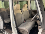運転席はパワーシート付です。細かな動きでドライビングポジションを確保できます。