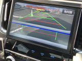 バックモニター付きで、狭い場所での駐車も安心です。カメラの映像で後方の状況をしっかり確認できます。