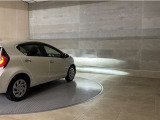 LEDヘッドランプです。十分な明るさを保ちつつも消費電力が少なく、バルブ寿命も長いのが特徴です。瞬時にMAXの光量を発揮するのもLEDならではです。☆LEDフォグランプも装備☆