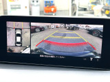 【360&deg;ビューモニター】専用のカメラにより、上から見下ろしたような視点で360度クルマの周囲を確認することができます☆死角部分も確認しやすく、狭い場所での切り返しや駐車もスムーズに行えます。