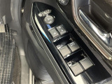 【パワーウインドウ】運転席のスイッチで、各席の窓ガラスの開閉ができます!あると便利ですよね!