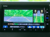 様々な情報を表示できるモニターが搭載されています。車両情報や設定変更など、必要な情報を一目で確認できます。利便性を高める機能です。