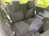 後部座席は、必要に応じて折りたたむことができ、荷室を広く活用できます。多彩なシートアレンジが可能です。
