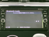 Bluetooth接続に対応し、ワイヤレスで音楽を楽しめます。クリアな画面表示で、各種設定も簡単に行えます。