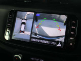 自車を真上から見下ろすように映し出すので周囲の状況が分かるアラウンドビューモニター搭載。