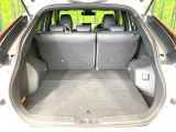 積み下ろしのしやすいデッキにはたっぷりと荷物を積み込んでいただけます。遊びから仕事まで、様々なシーンで頼れます♪