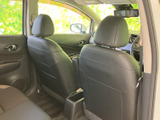 洗練された内装デザインが、上質な空間を演出します。運転に集中できる、機能的なレイアウトも魅力です。快適なドライブをサポートします。