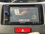 停車中には、TVやDVDの視聴をお楽しみいただけます。長距離移動や待ち時間も快適に過ごせる機能です。