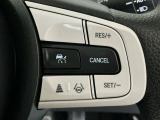 【アダプティブ・クルーズ・コントロール】予め設定した車速内でクルマが自動的に加減速。 前走車との適切な車間距離を維持しながら追従走行し、高速道路でのドライバーの疲労を軽減してくれる嬉しい機能付♪
