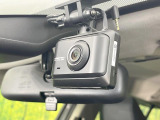 【ドライブレコーダー】ドライブレコーダー装備!走行中はもちろん、あおり運転や事故に遭遇した際、映像で記録し、万一のリスクに備えます。※記録用SDカードはお客様ご自身でご準備いただく必要があります。