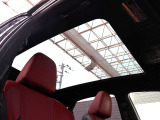 【車屋】として、長く車業界に従事した経験豊富なスタッフが多数在籍しております。
