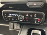 フロント両席にはシートヒーターが付いています!寒い日に便利な装備ですね。