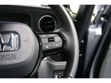Hondaセンシングの機能のひとつ、アダプティブクルーズコントロール付!アクセルから足を離しても設定したスピードと前車との車間を保ち走行してくれます!車線維持もアシスト☆高速道路で疲労軽減ですね☆