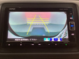 バックでの車庫入れも安心です! リアカメラが付いているバックモニター付のナビを装備しております。操作線もついており距離感も画面から確認できます。