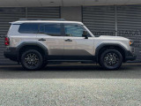 令和12年1月迄ディーラー保証が残っております。 ご納車前に保証継承致しますので、ご納車後は全国のトヨタディーラーでアフター可能です。