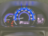 視認性の高いメーターパネルで、運転に必要な情報を確かなるものとしています。走行距離も確認できますね。