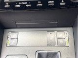 【シートヒーター&ベンチレーション】夏場は涼しい風でお尻や背中の熱やムレを防ぎ、冬はエアコンよりも早く温まってポカポカに!季節を問わず快適に過ごせます。