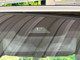 【トヨタセーフティセンス】走行中に前方の車両等を認識し、衝突しそうな時は警報とブレーキで衝突回避と被害軽減をアシスト。より安全にドライブをお楽しみいただけます。