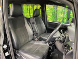 運転席シート廻りは使用感も少なく、良好な状態となっています。丁寧に使われていたことがよくわかりますね。