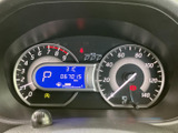 視認性の高いメーター類で、運転に必要な情報をしっかり確認できます。明るくクリアな表示で、安全運転をサポートします。