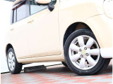 自社工場を3拠点完備しております。重整備やカスタムを始め、ご購入後のお車のメンテナンスも弊社にお任せください。