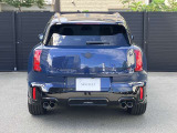 リア・ビュー・カメラ付き!車庫入れも安心です!