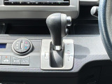 シンプルで使いやすいシフトノブ