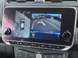 【アラウンドビューモニター】はまるで上から見ているような視点で周囲を確認できます!駐車が苦手な方でも安心して駐車できますね♪