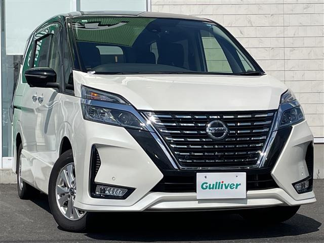 セレナ 2.0 ハイウェイスターV 4WD 本革シート