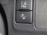 衝突回避支援パッケージ「Toyota Safety Sense」において、昼間の歩行者も検知対象に加えた「プリクラッシュセーフティ(レーザーレーダー+単眼カメラ)」を採用しています。