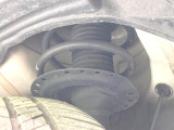 お車を安心してお乗りいただく為には、足回りの定期点検が欠かせません。サービスサポート(有償保証)では無料点検もご提供しており、安心のカーライフをお過ごしいただけるサポート体制が整っています。