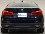 BMWのお車は、走行の安定性とコーナリングの良さを追求し、思い通りにハンドルの操作可能です。試乗車もご用意しておりますので、ぜひ&ldquo;駆け抜ける歓びをご体感ください!