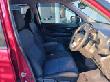 運転席側から観たフロントシートのイメージです。