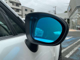 ブルーミラーなので後続車のヘッドライトも明るさ軽減でまぶしくありません。
